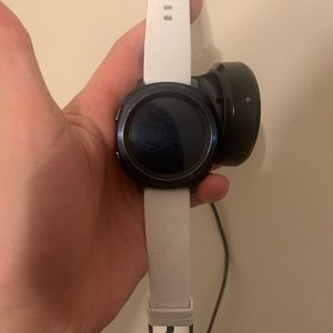 Samsung galaxy s3 sport watch with charger
